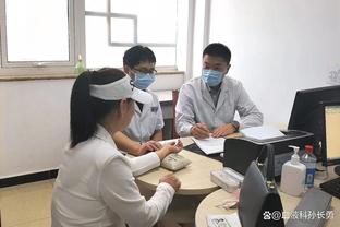 镜报用户票选年度球员：特里皮尔力压哈兰德当选，曼联女足门将第6